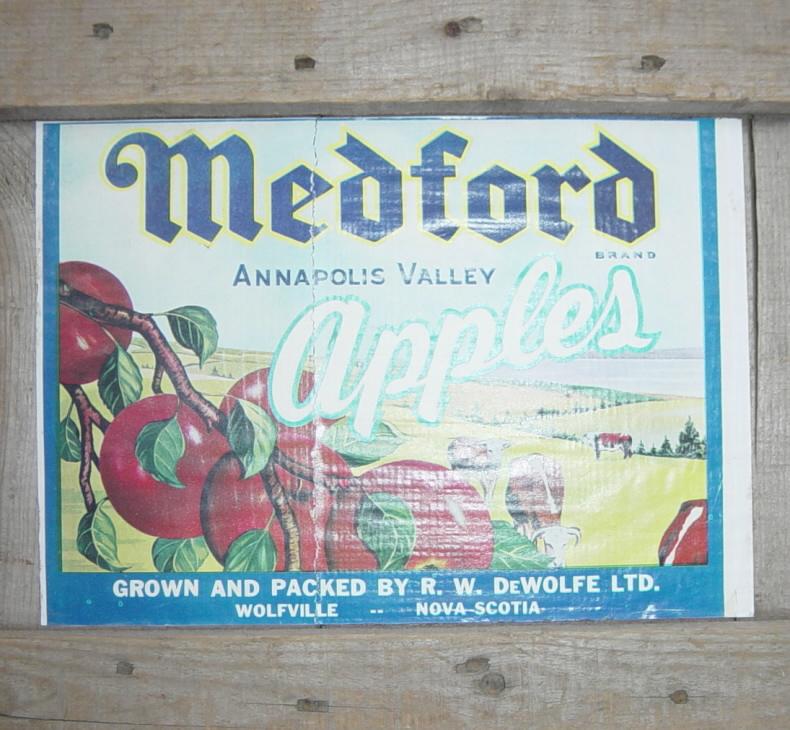 Old apple box label: Medford brand, 1930s